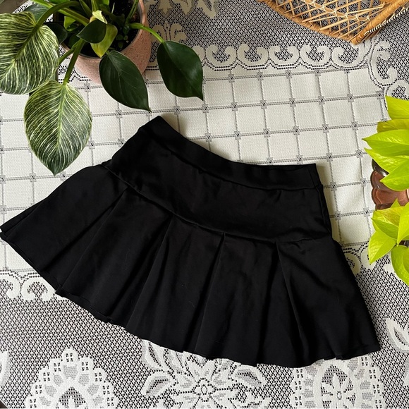 Blue Blush Black Pleated Skater Mini Skirt size medium - Picture 1 of 4